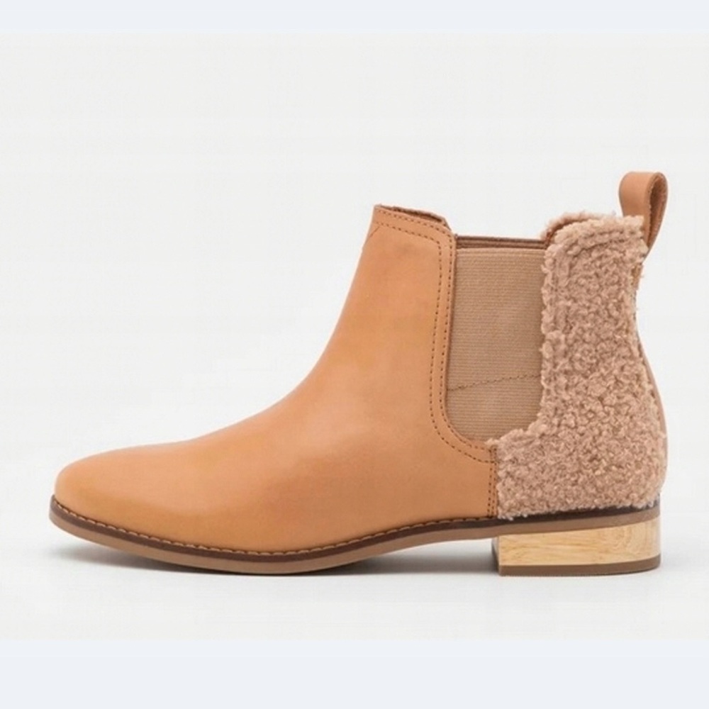 NIB Toms Ella Leather Slip On Chelsea Boots Honey Leather Faux Shearling 9M 40
